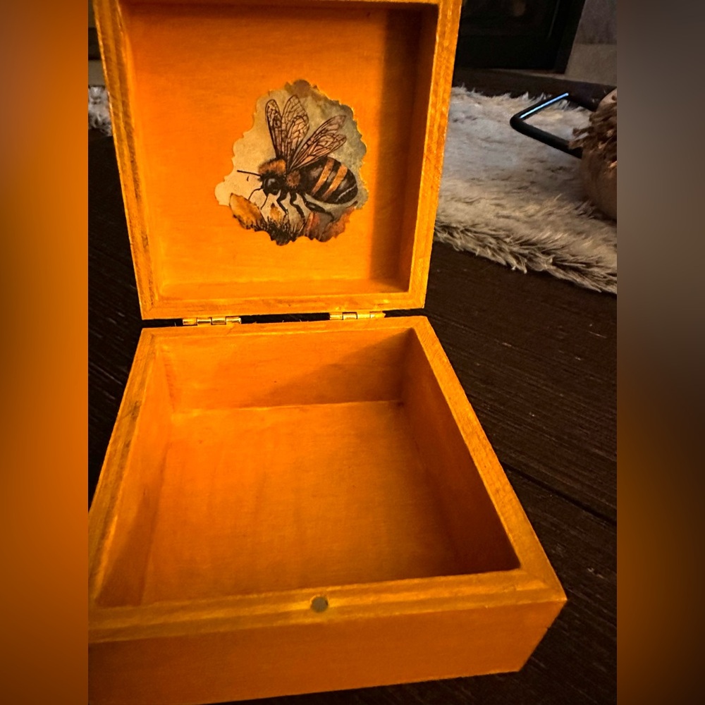 Hand Crafted Yellow Floral Bee Decor Box - Picture 6 of 7